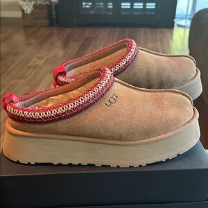🚨UGG Tasman Platform Tan with Red Trim-Great Condition
